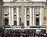 组图：数十万教友涌向梵蒂冈参加追思弥撒