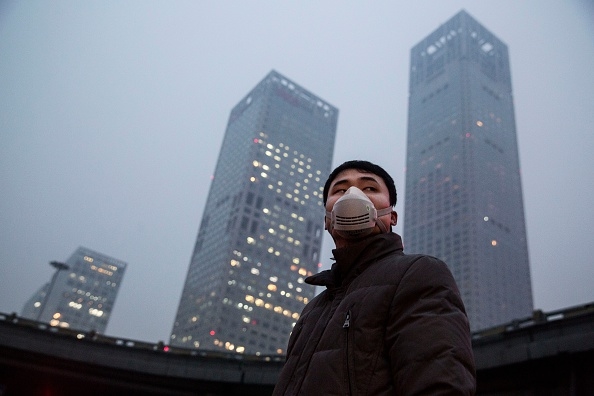 阴霾笼罩中国多省市 惊动外国人