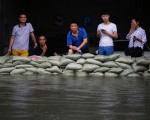 组图：中国南方洪灾泛滥 又一台风逼近