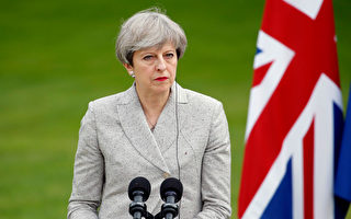 英國前首相卡梅倫敦促梅不要「硬脫歐」